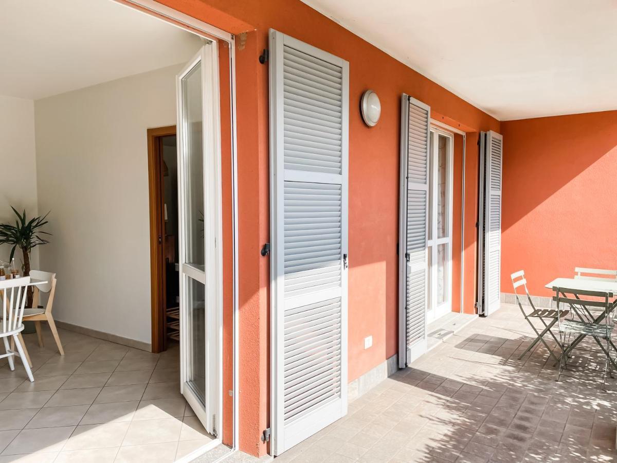 Agriturismo Familiare I Giardini Del Lago Варезе Экстерьер фото